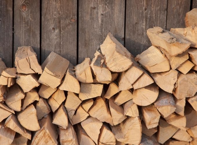 Firewood, the most economical energy source compared to heating