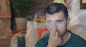 jak usunąć zapach sadzy